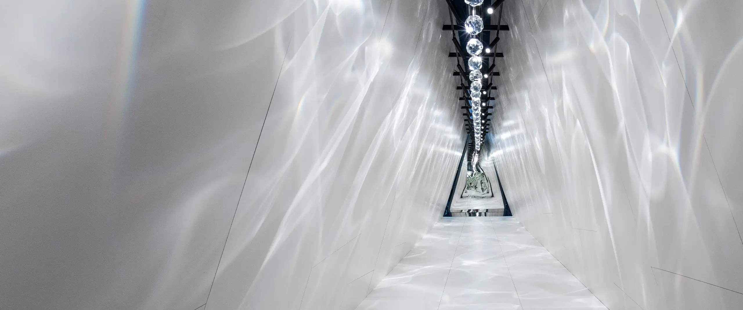 LAYER creates immersive spatial experiences that drive unforgettable brand engagement. LAYER created Raytrace, an immersive installation to showcase the innovative Dekton product at Milan’s Salone del Mobile.