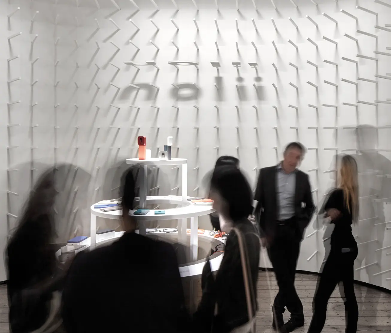 LAYER creates immersive spatial experiences that drive unforgettable brand engagement. LAYER launched Nolii at Somerset House during London Design Festival with an installation that celebrated the simple beauty of being connected.