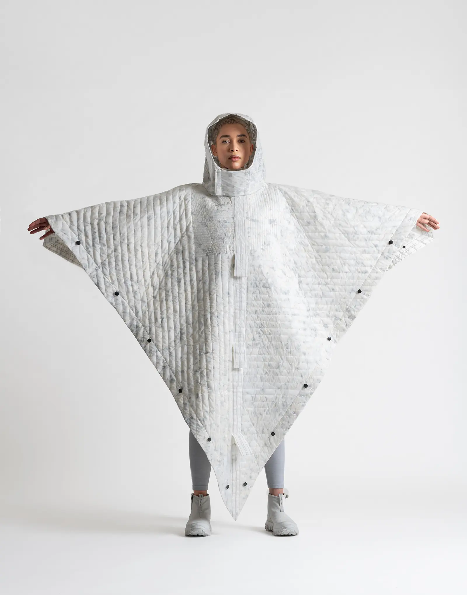 Shield is a protective garment that adapts to diverse climates and extreme weather conditions, created with fashion brand RÆBURN as part of LAYER’s 101010 collection.