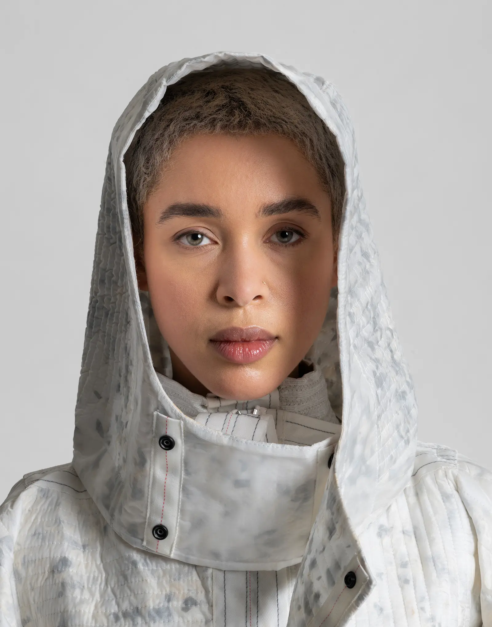 Shield is a protective garment that adapts to diverse climates and extreme weather conditions, created with fashion brand RÆBURN as part of LAYER’s 101010 collection.