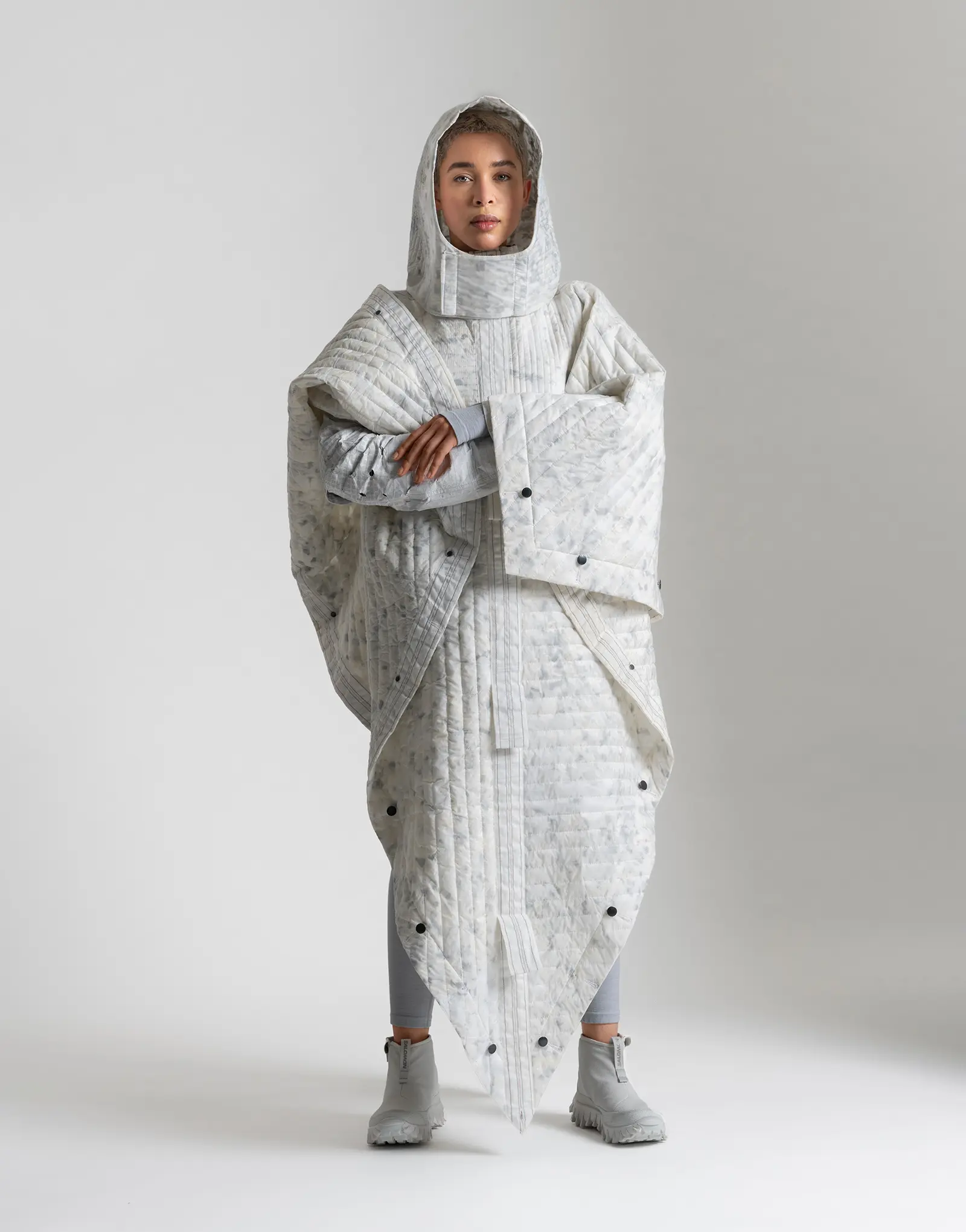 Shield is a protective garment that adapts to diverse climates and extreme weather conditions, created with fashion brand RÆBURN as part of LAYER’s 101010 collection.