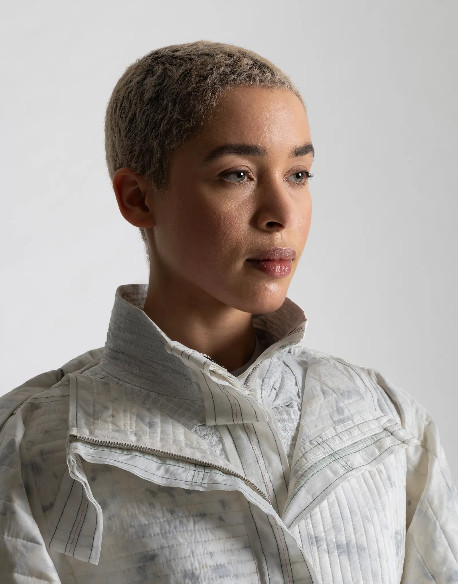 Shield is a protective garment that adapts to diverse climates and extreme weather conditions, created with fashion brand RÆBURN as part of LAYER’s 101010 collection.