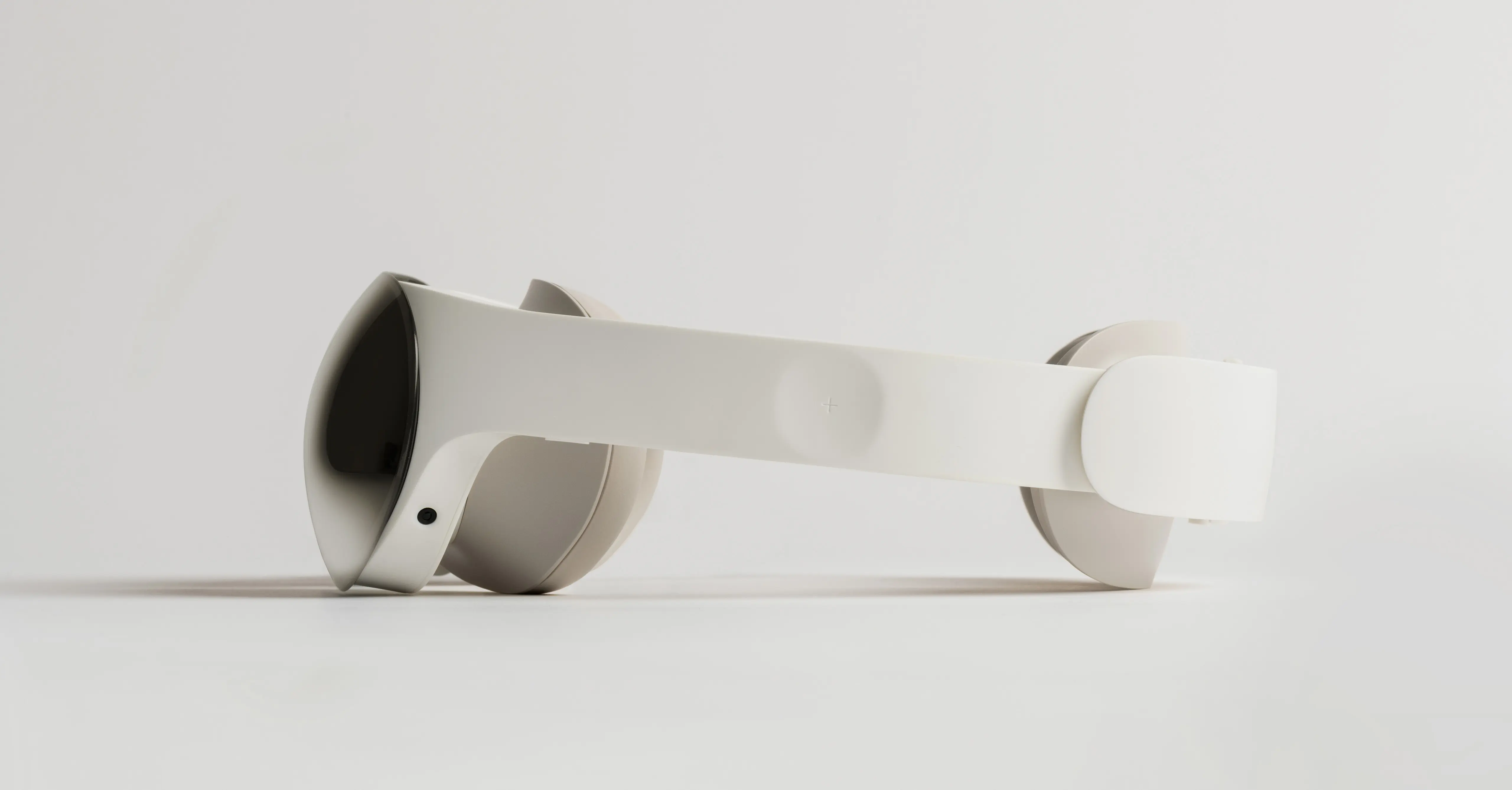 Unison is a next-generation VR headset designed to radically improve the comfort, performance and wearability of extended reality experiences. Designed, developed and engineered by LAYER.