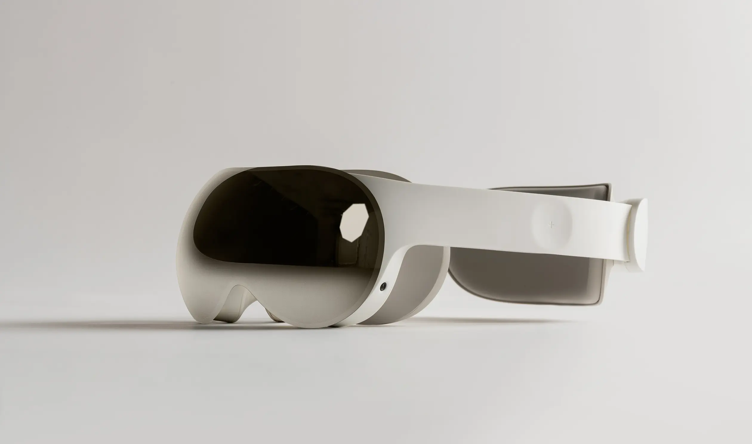 Unison is a next-generation VR headset designed to radically improve the comfort, performance and wearability of extended reality experiences. Designed, developed and engineered by LAYER.