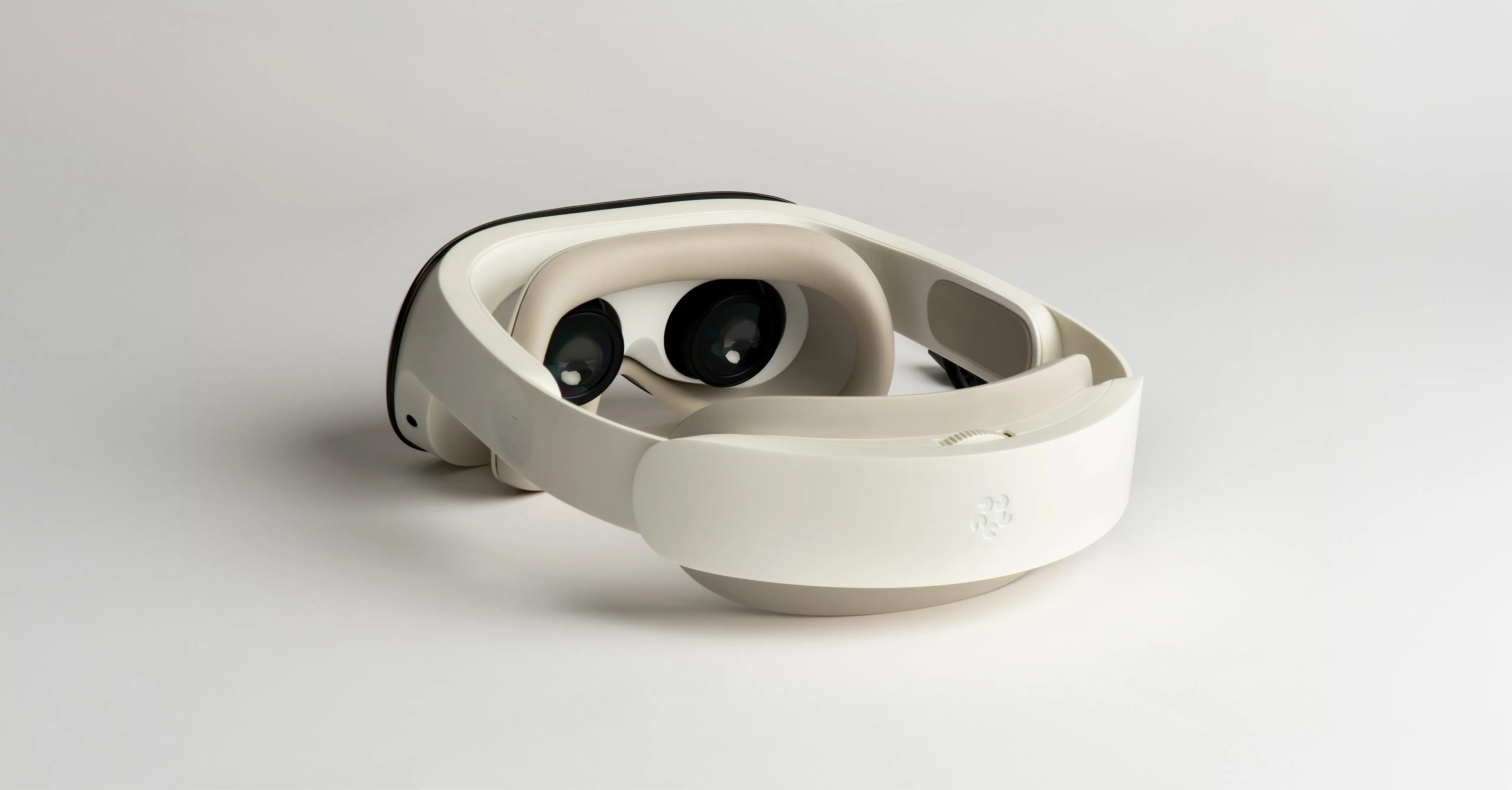 Unison is a next-generation VR headset designed to radically improve the comfort, performance and wearability of extended reality experiences. Designed, developed and engineered by LAYER.